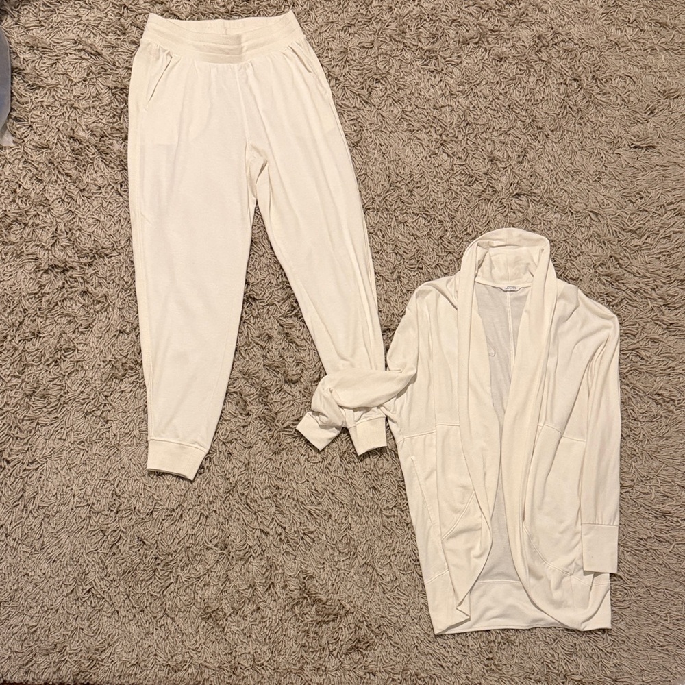 Jockey Cream Lounge Set-Size Small